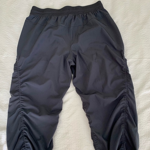 RBX Lumen Lightweight Capri Pant. Size L. Dark Grey - Picture 2 of 4